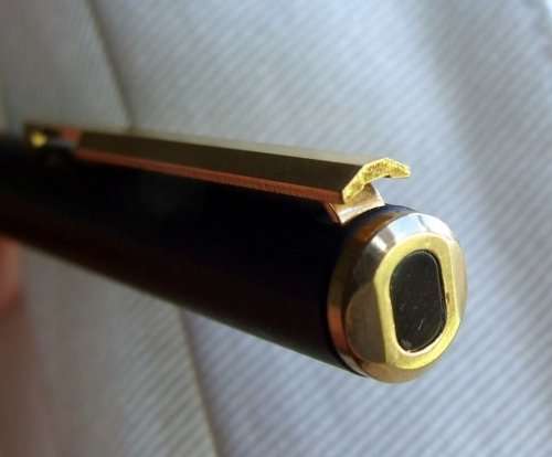 Vintage epoxy matt black with gold trim 1984 PARKER ARROW Fountain Pen in excellent condition