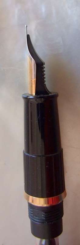 Beautiful Waterman Phileas red & black marbled Fountain Pen, with converter, unused, as new.