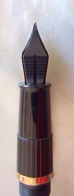 Beautiful Waterman Phileas red & black marbled Fountain Pen, with converter, unused, as new.