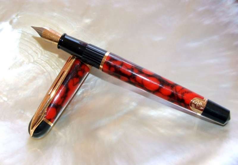 Beautiful Waterman Phileas red & black marbled Fountain Pen, with converter, unused, as new.