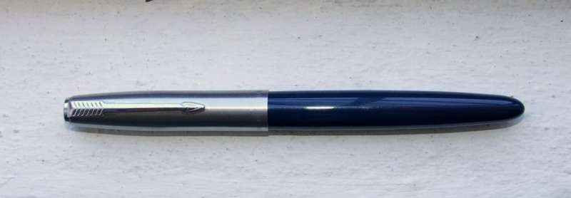 Parker 21 in excellent condition, Blue with Lustraloy Cap, working.