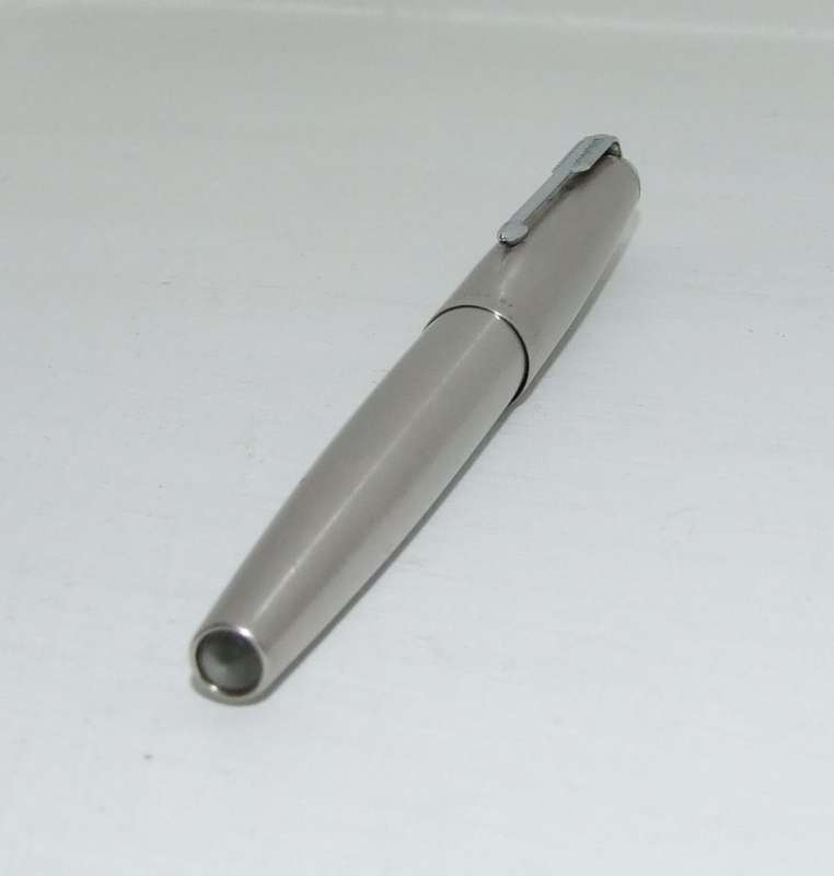 DOUBLE JEWEL PARKER 61 FLIGHTER, MADE IN ENGLAND, CONVERTER FILL, GOOD WORKING CONDITION.