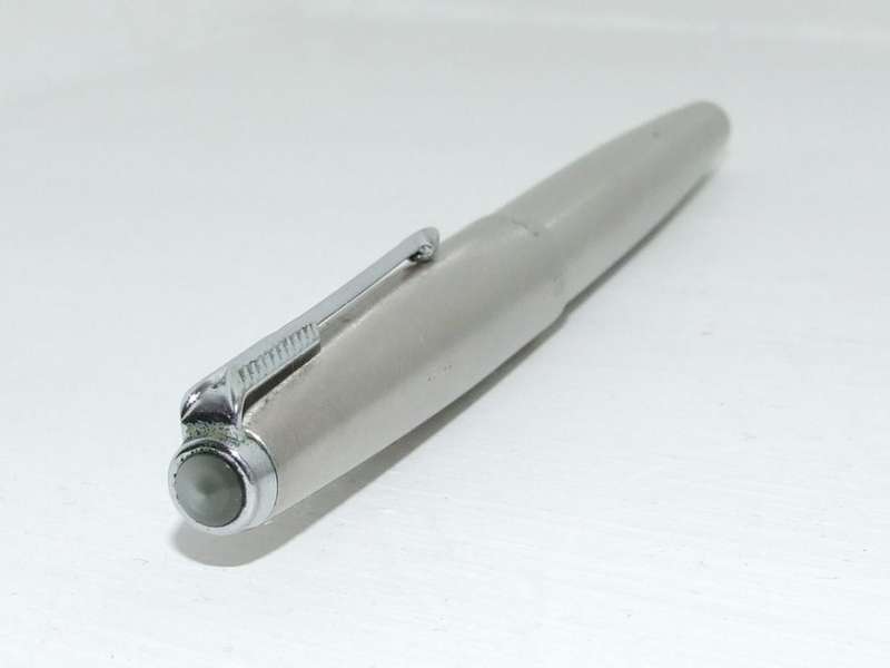DOUBLE JEWEL PARKER 61 FLIGHTER, MADE IN ENGLAND, CONVERTER FILL, GOOD WORKING CONDITION.