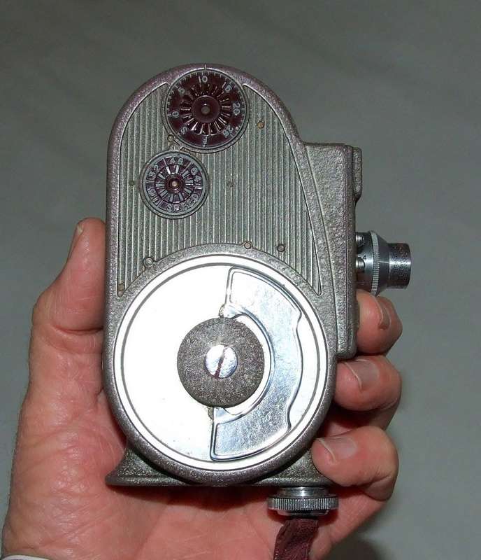 Excellent BELL & HOWELL "Double Run" 8mm Multi Speed SPORTSTER Movie Camera WORKING with Carry Case