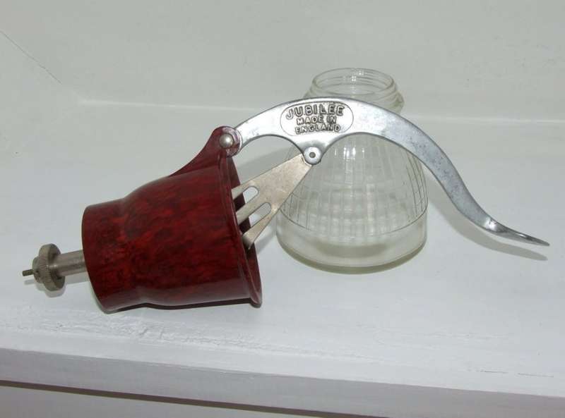 Vintage Art Deco BEL Jubilee Glass, Bakelite and Aluminium Cream Maker in great condition
