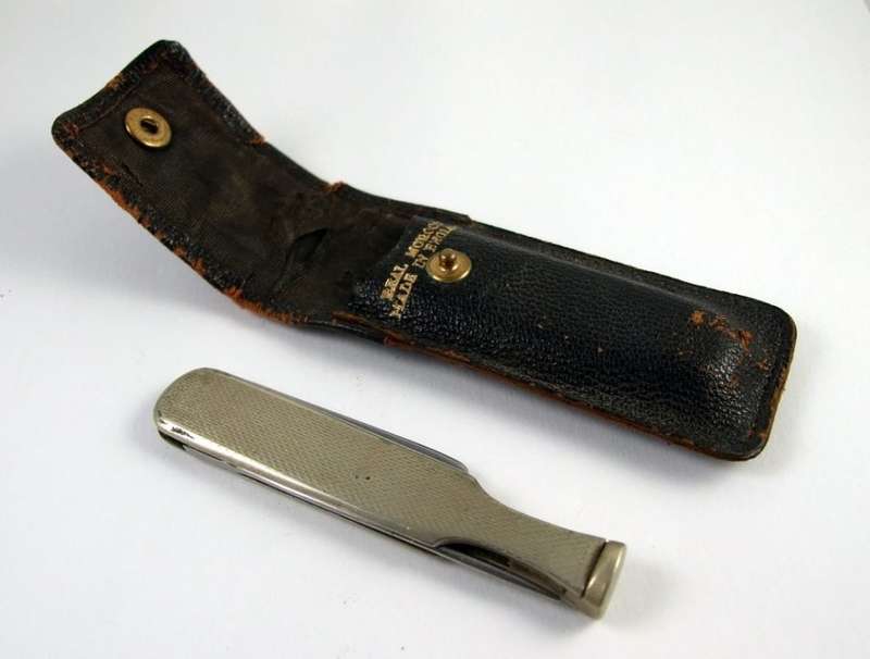 Vintage DUNHILL Pipe Tool & Tamper in Leather Case.