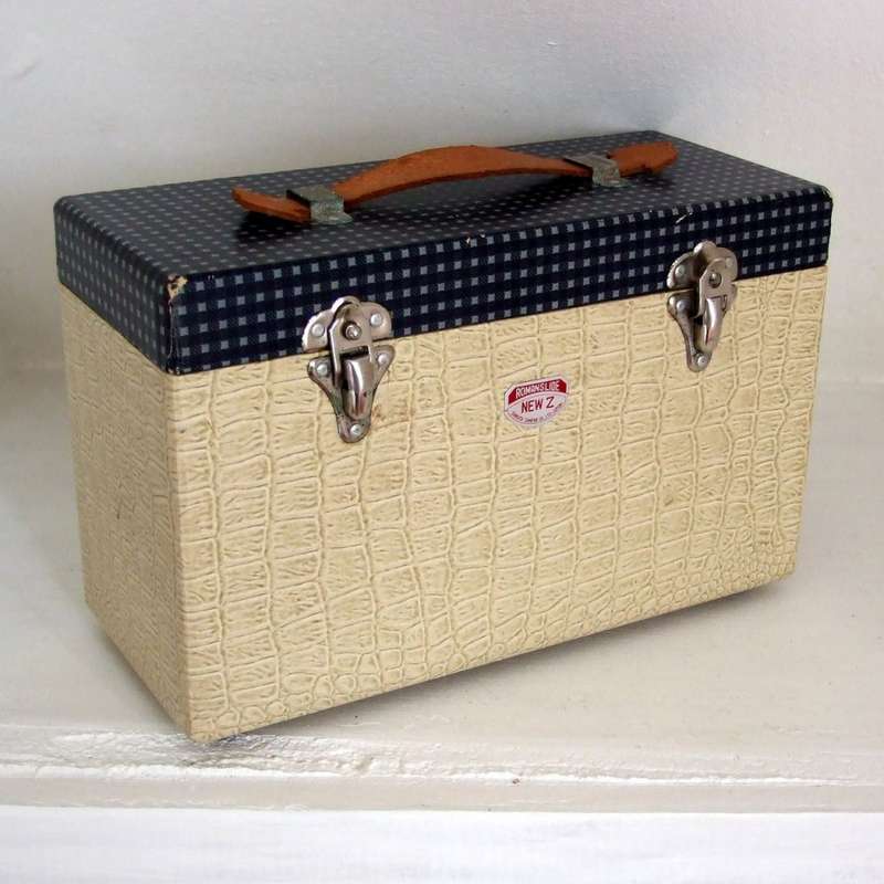 1950's Japanese ROMAN SLIDE NEW Z portable 35mm Slide Projector in original case.