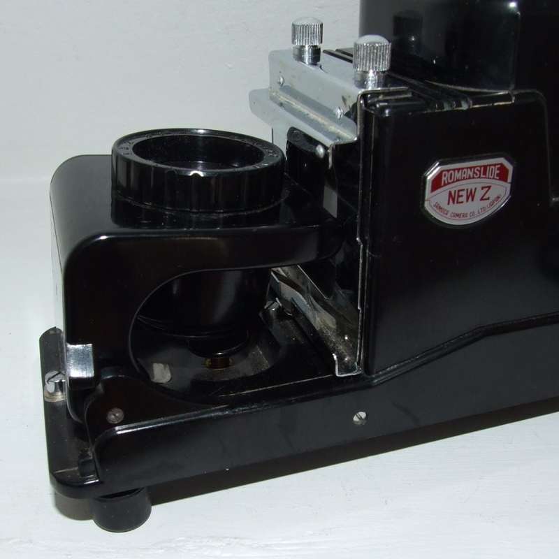 1950's Japanese ROMAN SLIDE NEW Z portable 35mm Slide Projector in original case.