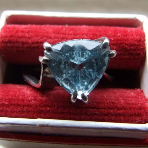 A beautiful & unusual studio designed vintage Aquamarine and silver ring