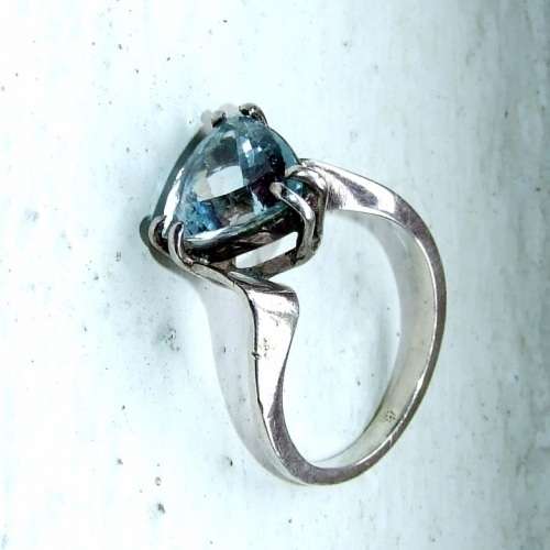 A beautiful & unusual studio designed vintage Aquamarine and silver ring