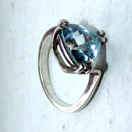 A beautiful & unusual studio designed vintage Aquamarine and silver ring
