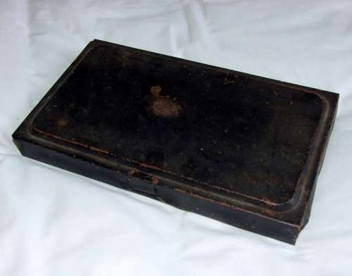 Very old Talens Rembrandt painting tin with old paints