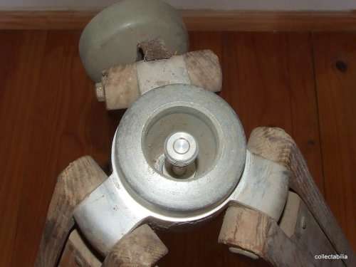 Vintage KERN SURVEYOR`S LEVEL with original tripod
