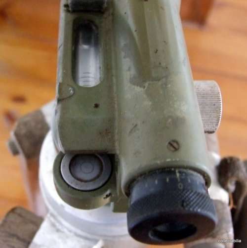 Vintage KERN SURVEYOR`S LEVEL with original tripod