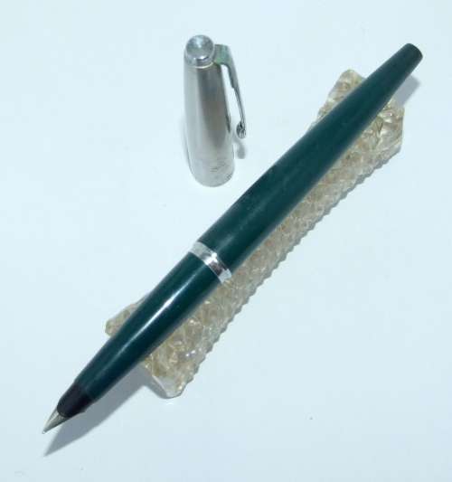 A classic green PARKER 45 Cartridge Fill Fountain pen in good condition