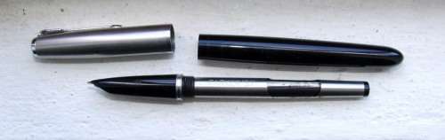 Made in England PARKER 51 Aerometric fountain pen black with brushed steel and chrome cap WORKING,