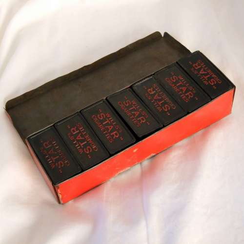 Rare vintage Wills`s Star Cigarettes tin with original complete Wills`s Star  Domino set