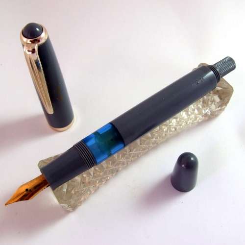Rare German made ASTORIA piston fill fountain pen - UN-INKED!