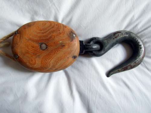 Antique stevedore`s wood, iron and brass Block and Hook pulley.  (1.6kg).