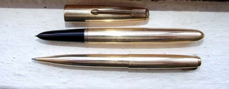 Vintage 14k gold filled Parker 51 fountain pen and pencil boxed set