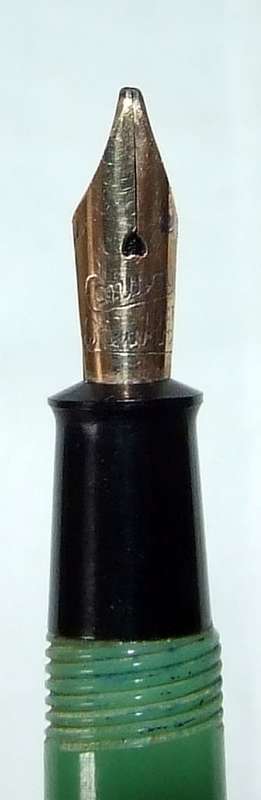 Rare vintage Conway Stewart Dinkie fountain pen and pencil set in original French box.