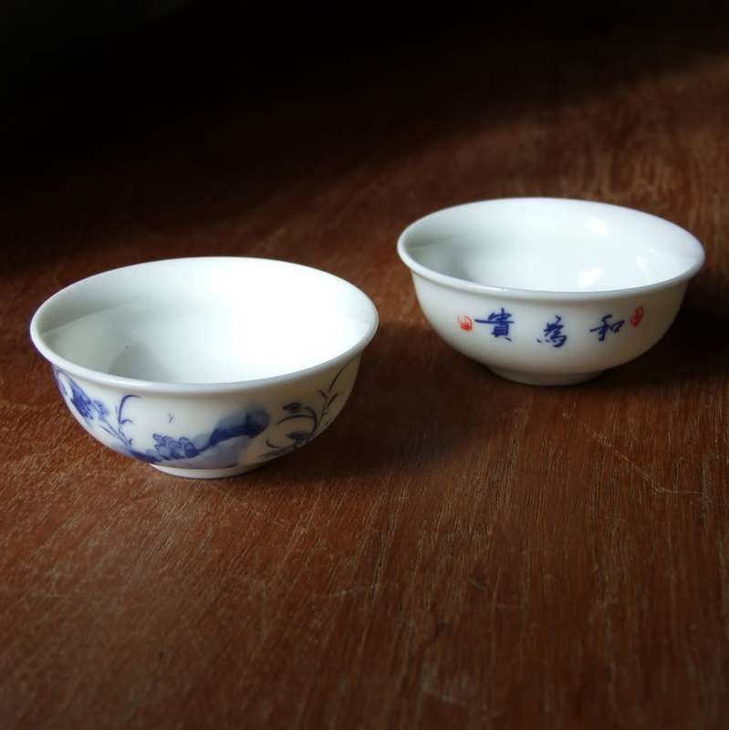 A Pair of Exquisite Jingdezhen Decai Porcelain Blue and White Bowls