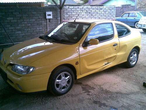 RENAULT MEGANE 2.0L COUPE{1998 MODEL}