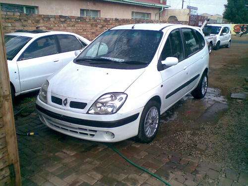 RENAULT SCENIC 1.6{2002 MODEL}