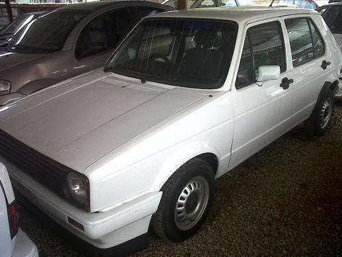 VW GOLF 1999 MODEL(2.0 MOTOR)