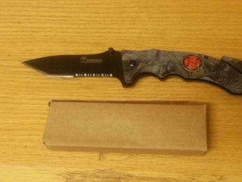 2 on Auction !!!!! Boker FD Camo Knife