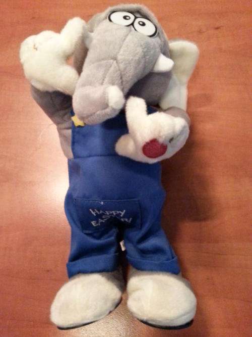 EXTREMELY CUTE DANCING MUSICAL ELEPHANT