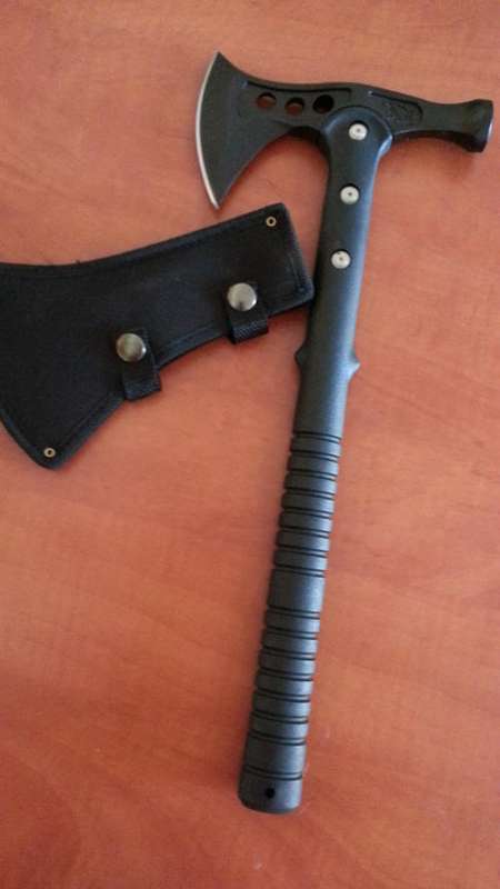 BATTLE AXE