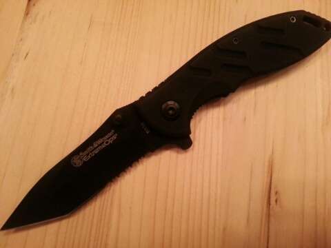 !!!!!! EXTREME SMITH & WESSON OPS FLICK KNIFE