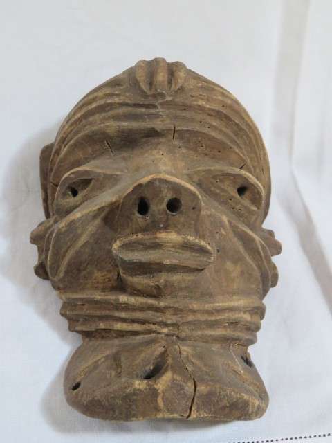 Pende mask