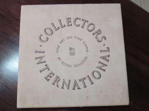 Boxed Royal Doulton Plate - Old Coaching Scene.