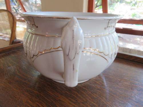 Grimwades porcelain chamberpot (1891-1900)