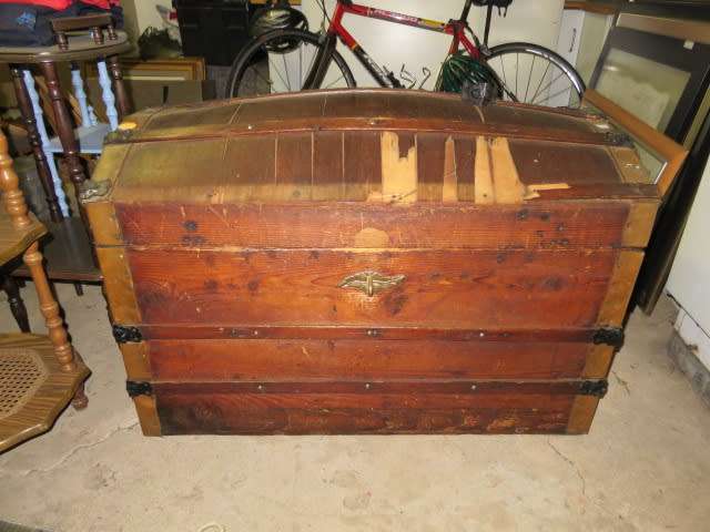 Vintage domed kist