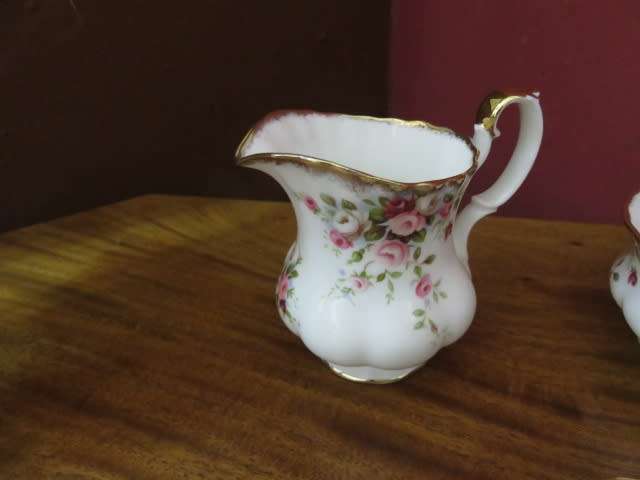 Part Royal Albert Cottage Garden teaset