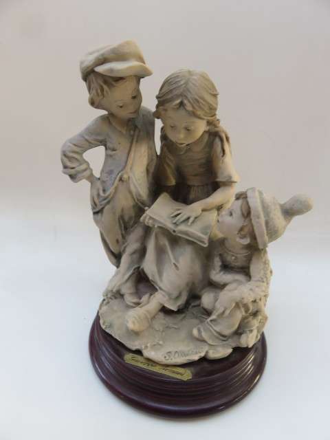 Guiseppe Armani figurine `Children reading book`
