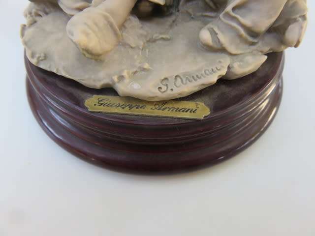 Guiseppe Armani figurine `Children reading book`