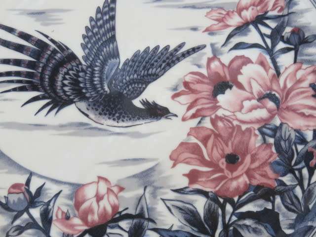 Hand decorated Yamaguchi Imperial Imari plate.
