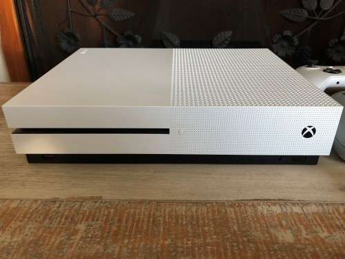 XBOX ONE S 500GB