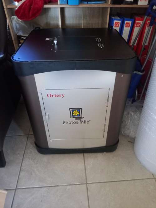 Photosimile 100 - PC-controlled Digital Photography Studio