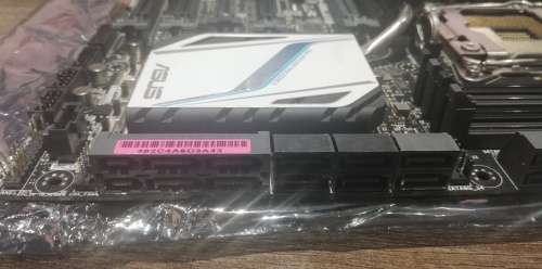 Asus x99-Deluxe Intel LGA 2011-V3