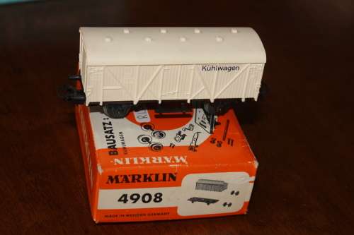 Maerklin Refrigerator van, build from model kit no. 4908,