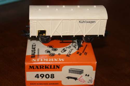 Maerklin Refrigerator van, build from model kit no. 4908,