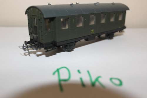 Piko DC H0/1:87 B (Belgian Railway) 2.class coach, used in very good codition