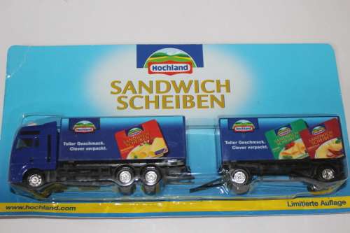 MAN Truck and separate trailer H0 1:87 Hochland Sandwich cheese, limited edition