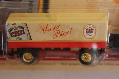 Vintage German Hanomag Truck H0 1:87 with 2 trailers EKU Beer Kulmbach one trailer w. beer barrels