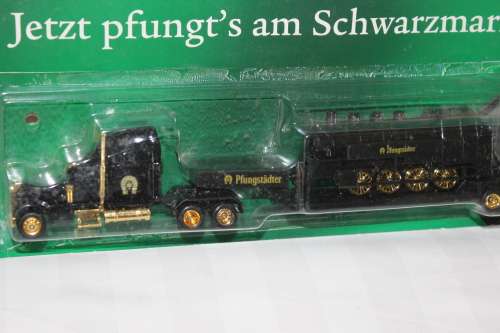 Freightliner H0 1:87 US Truck w. trailer and steam model load, Pfungstaedter Black Beer